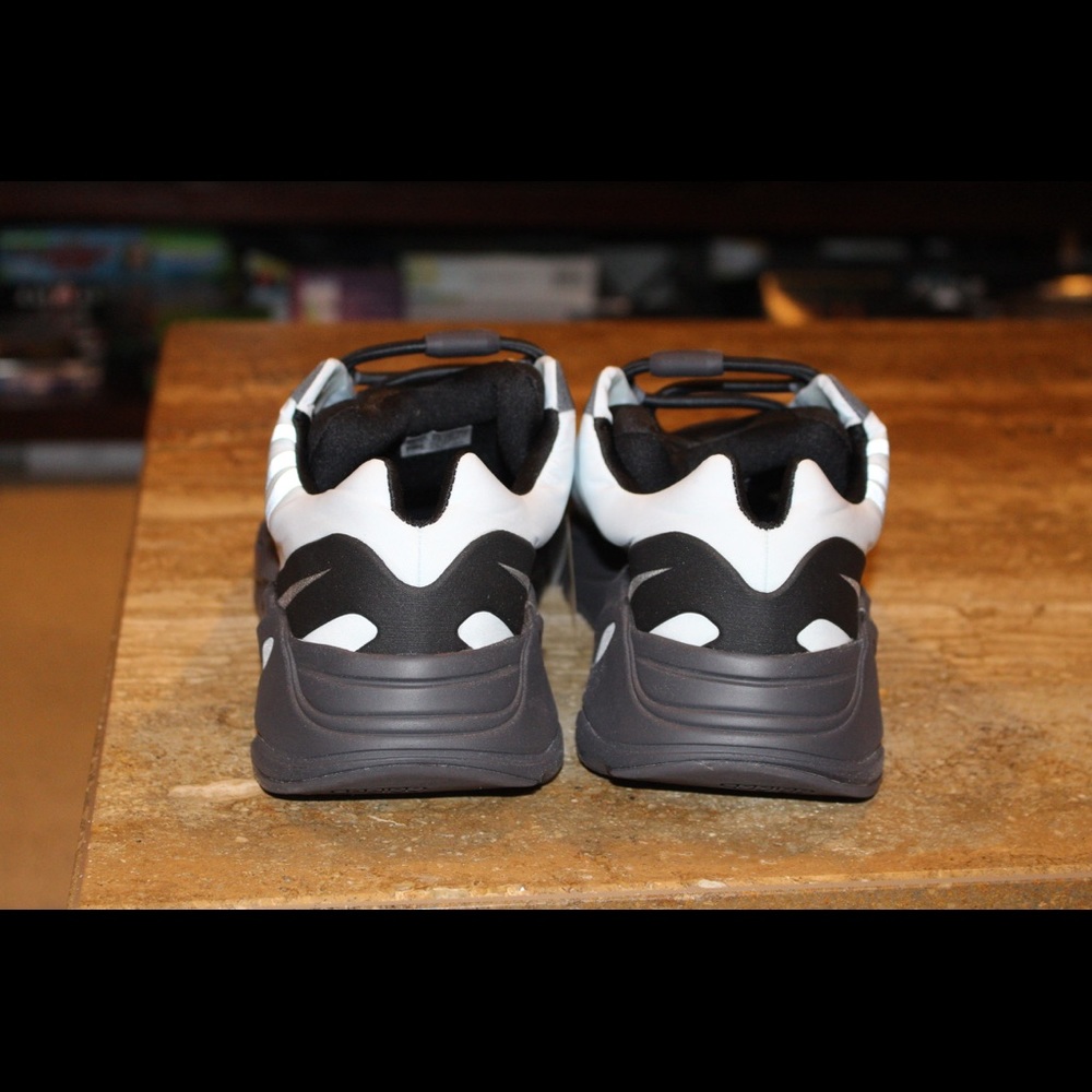 Yeezy’s - Picture 5 of 6